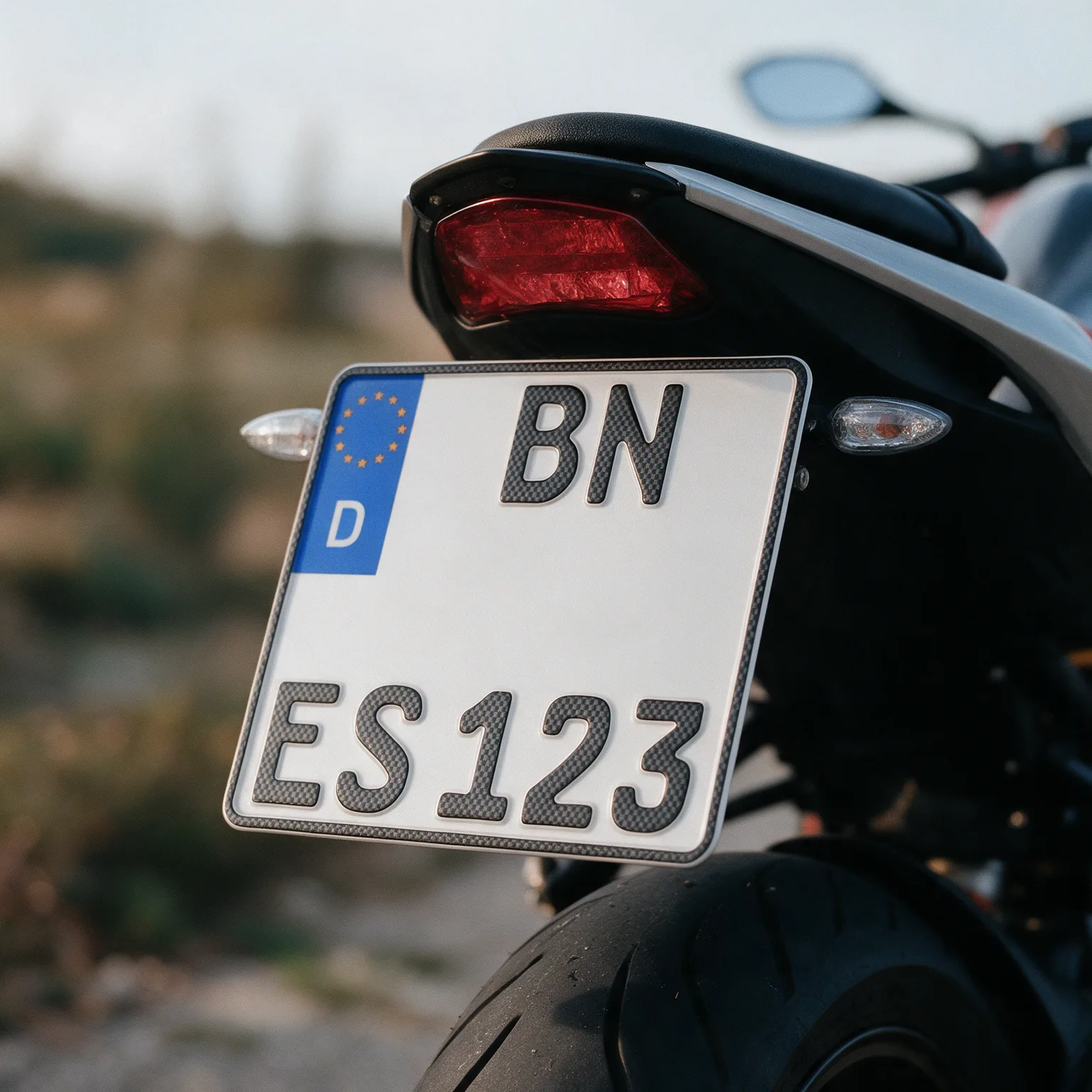 Motorrad-Kennzeichen in Carbon Optik
